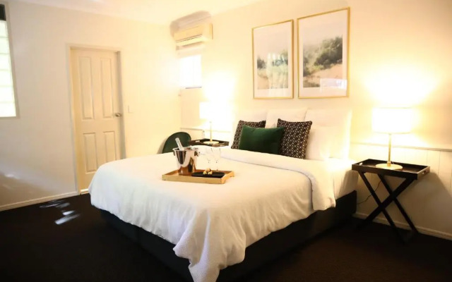 Comfort Inn & Suites Robertson Gardens
