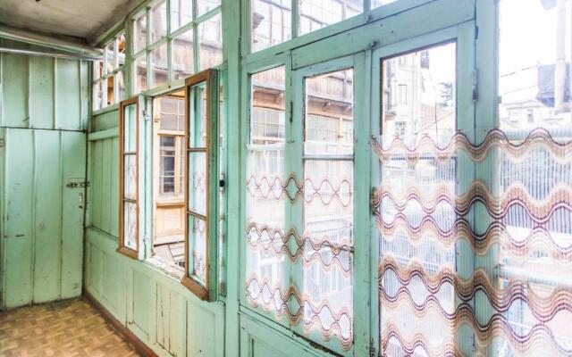 3 Min to Rustaveli Avenue