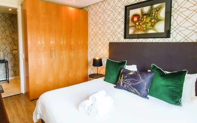 Three Bedroom Apartment - Fully Furnished and Equipped