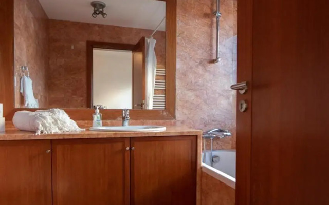 Apartament em condominio com Piscina