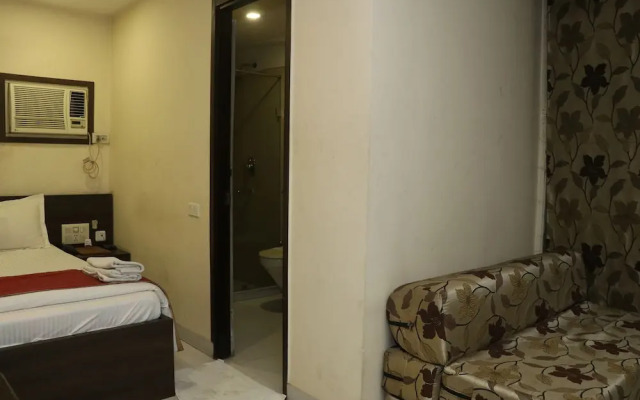 OYO 9182 Kings Crown Hotel