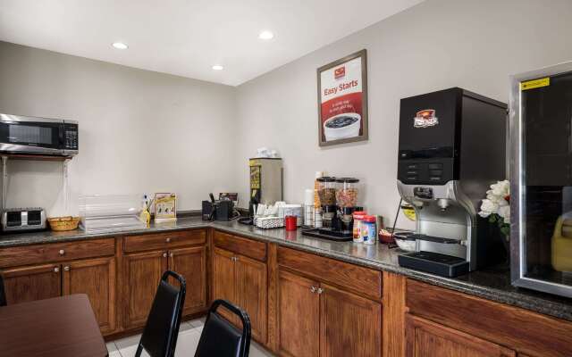 Econo Lodge Inn & Suites Canandaigua