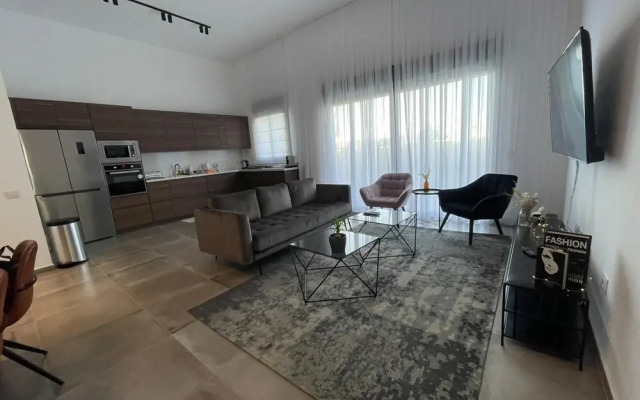 Deluxe Apartment with Private GardenArea