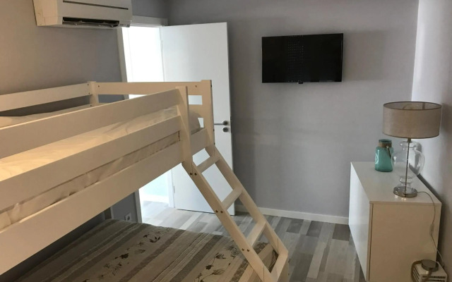 Blue Bay Beach Apartment