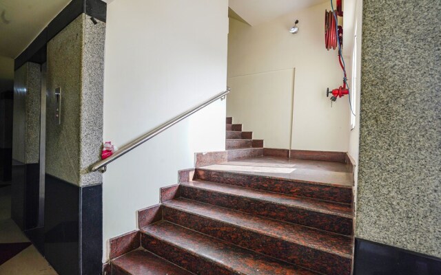 Fabhotel Golden Way