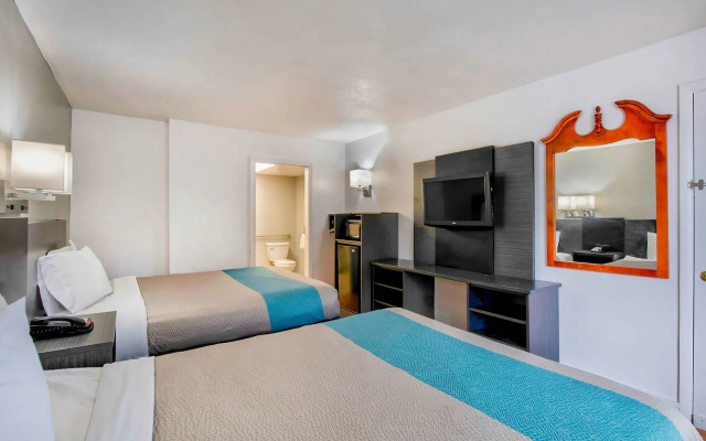 Motel 6 Byron, GA