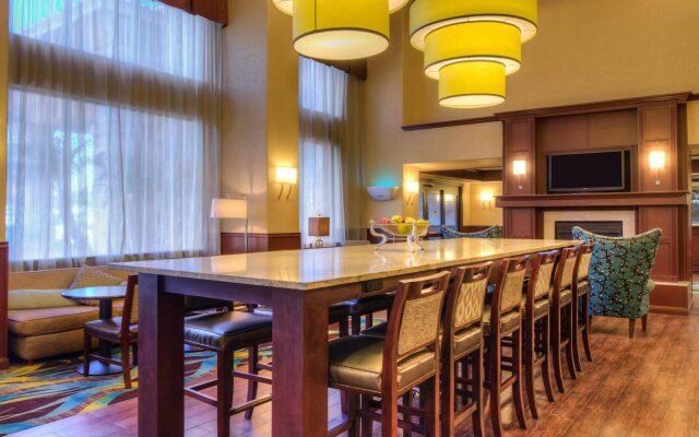 Hampton Inn & Suites Ontario