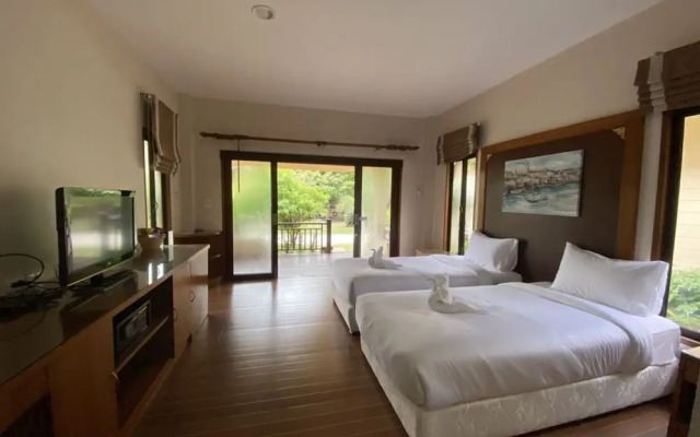 Chaithalay Khanom Resort