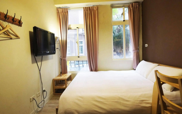 Tomer Hostel