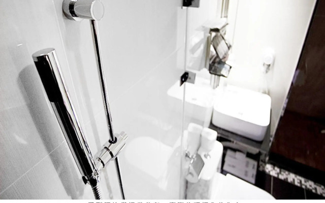 Royal Group Hotel Ho Yi Branch
