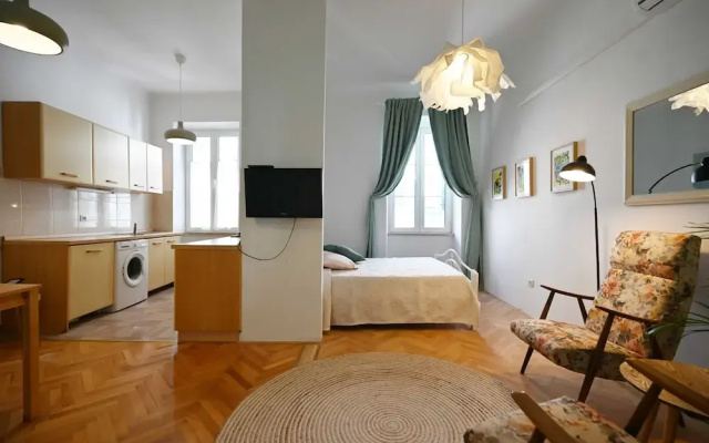 Sweet and Winding Centre Lodge