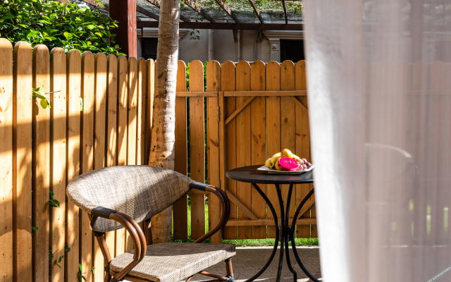 Yintan Zeyinju Hotel