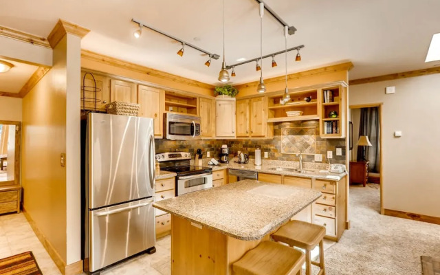 Spacious 1br -river Run Village-hot Tub & Kids Ski Free 1 Bedroom Condo by RedAwning