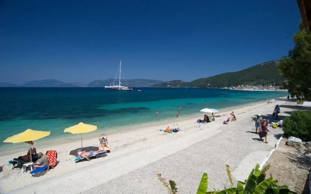 Happy Camp in Camping Karavomilos Beach