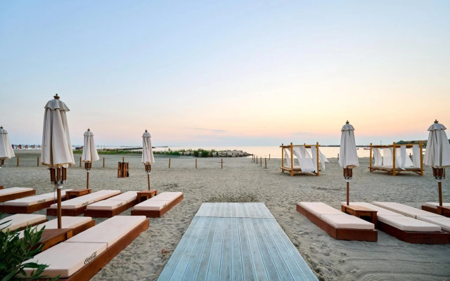 Malibu Hotel