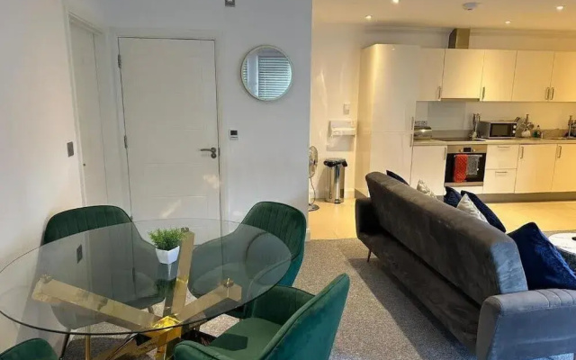 DH Aparthotels - Cromwell Apartment