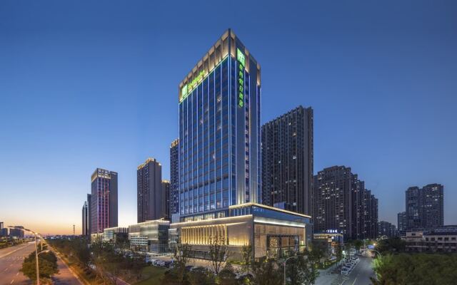 Holiday Inn Fuyang, an IHG Hotel