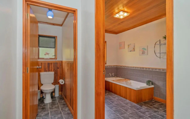 Cythera - Tairua Holiday Home