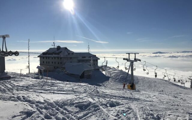 SKI Apartments Aurora