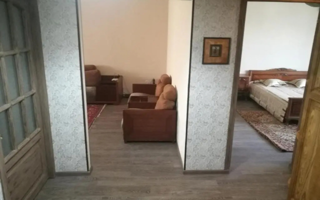 2 bed room Apartment in Center Апартамент в центре 3 комнаты
