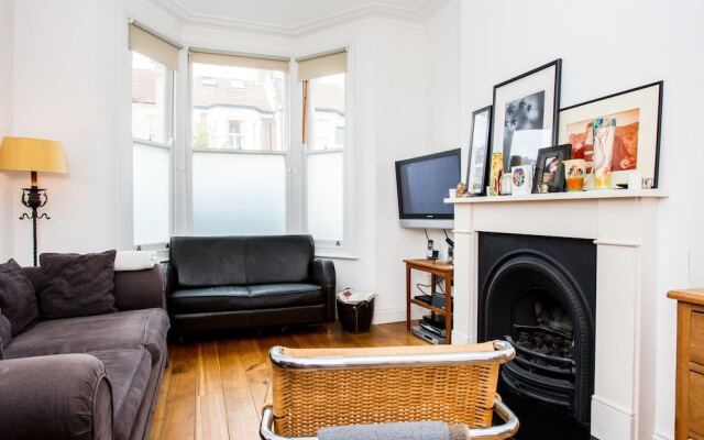 Wonderful 4 Bedroom Home In Kensal Rise