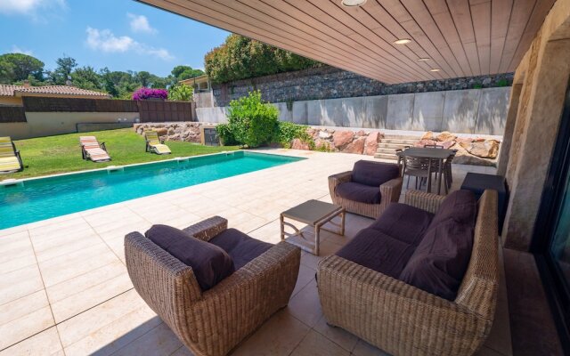 Villa con 2 piscinas