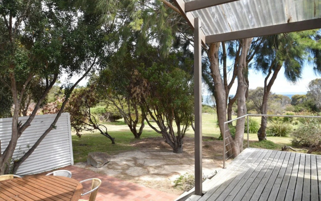 Freycinet Sanctuary at Oyster Bay
