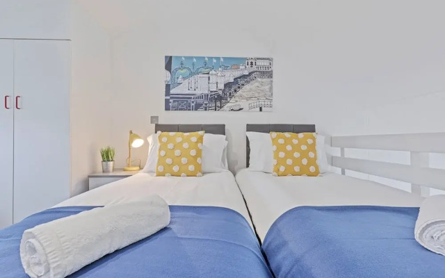 On the Water 3 with Free Parking | By My Getaways