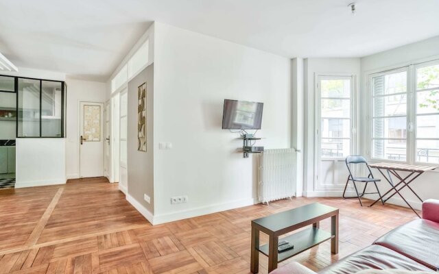 Apartment With Balcony Near Gare Montparnasse