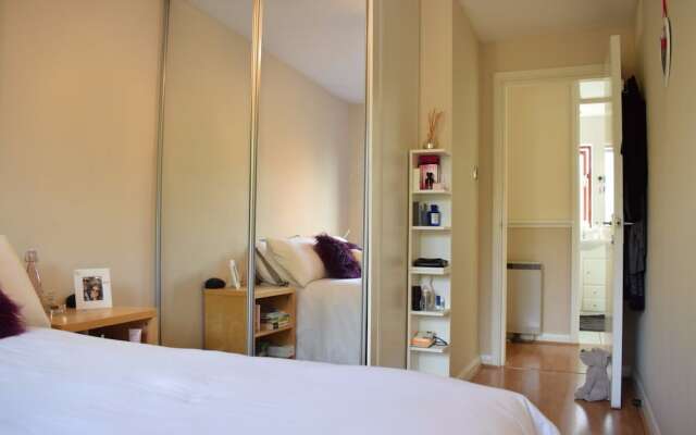 2 Bedroom Flat in Canada Water