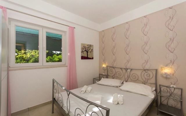 Bareta - 50m From the sea - A2