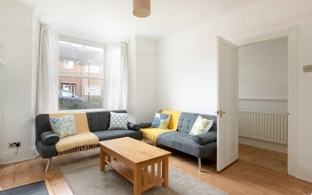 Lewisham Family Home for 7, 20mins to LDN Bridge!