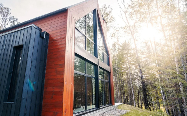 Bright Chalet With hot tub and Indoor Sauna
