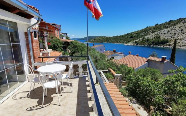 Petar - 30m From the sea - A1