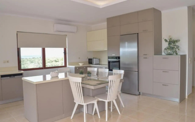 Ianthe Apartment
