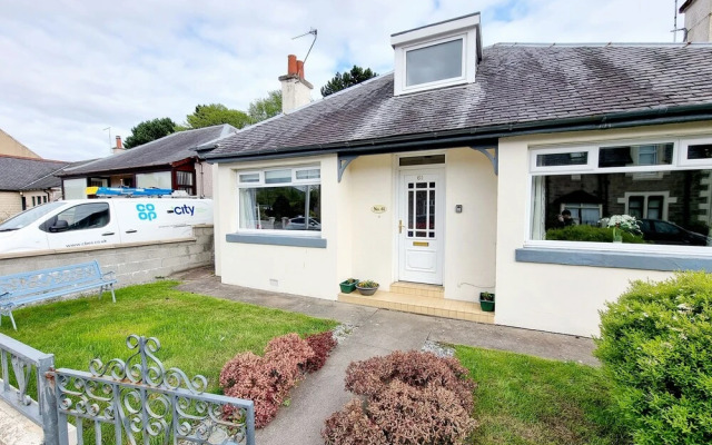 Spacious Serene Retreat, Bungalow in Highlands