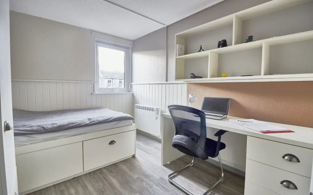 Destiny Student Meadow Court - Campus Accommodation