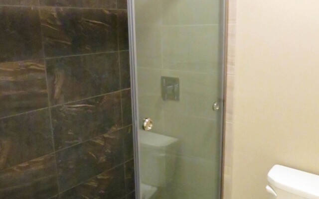 Edgewater Hotel and Suites