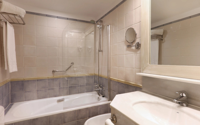 Отель Iberostar Waves Málaga Playa