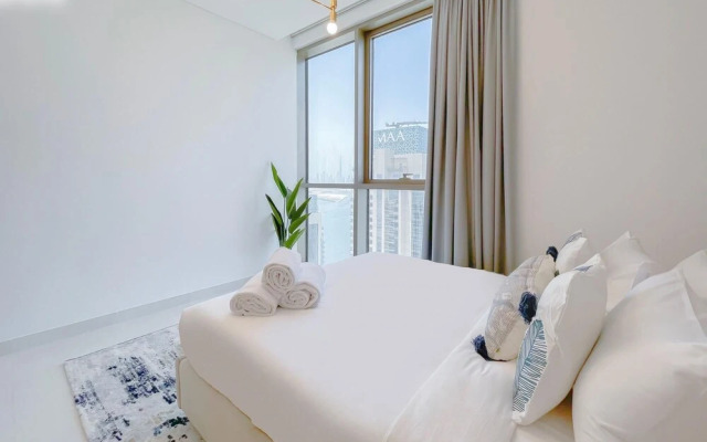 Lavish Living Along the Dubai Creek