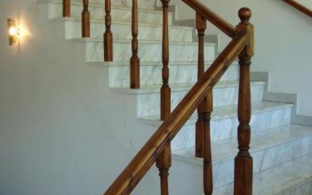 Amarandos Studios Rooms & Apartments