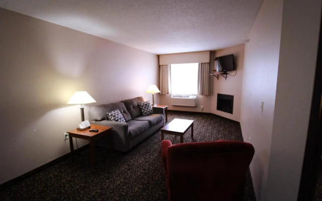 Canby Inn and Suites