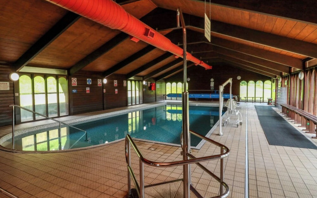 Harcombe House Bungalow 11