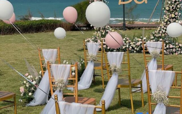 Weizhou Island Versailles Sea View Resort wine