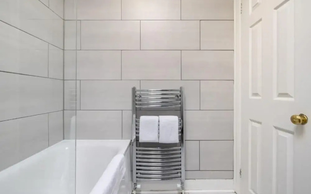 The London Crib - Relaxing 1bdr Flat With Terrace