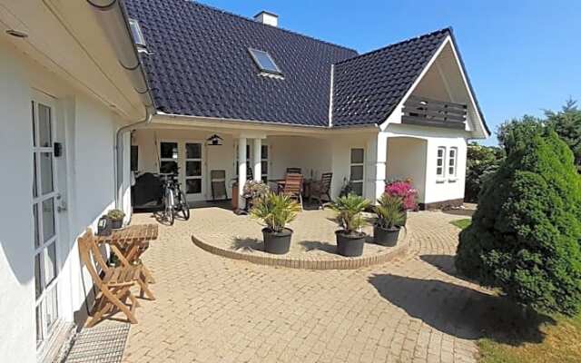 Cozy tiny room, mini kitchen and bathroom