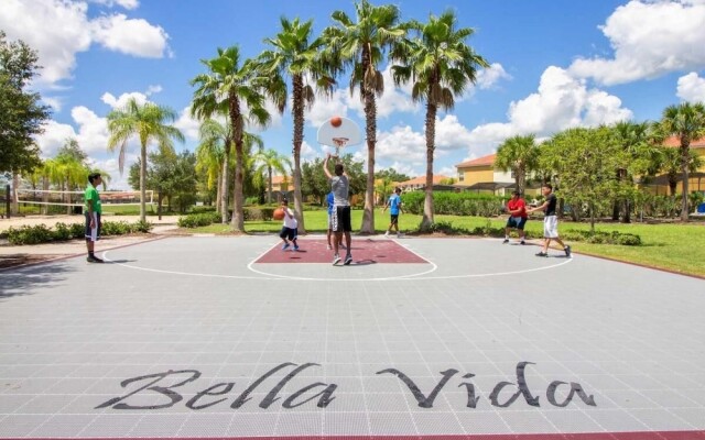 Lake View Getaway: Pool, Game Room, Theming!