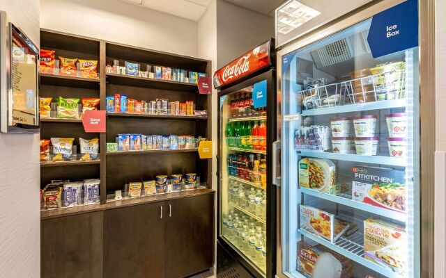 Отель Holiday Inn Express & Suites Lexington