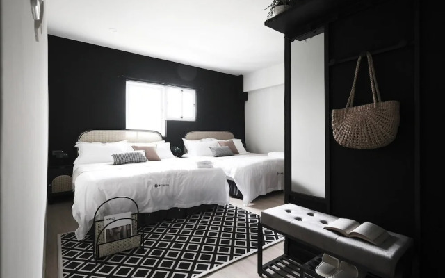 We2 Hotel