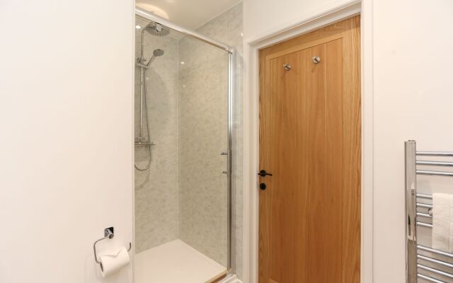 Strawberry Line, Flat 1